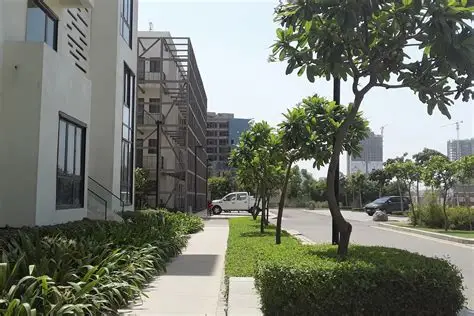 Golf Course Extension Road view IREO Grand Arch